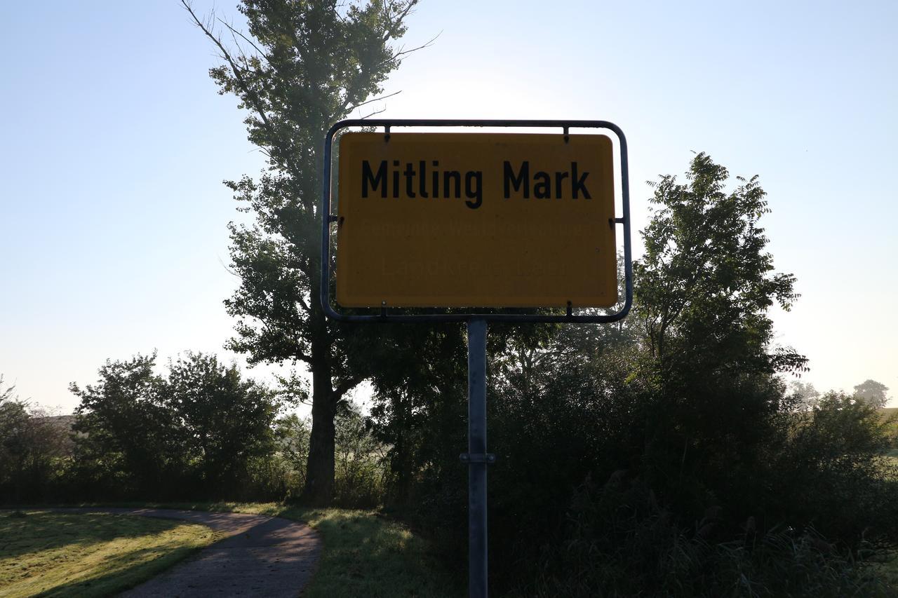 Faehrhaus Mitling Mark Westoverledingen المظهر الخارجي الصورة